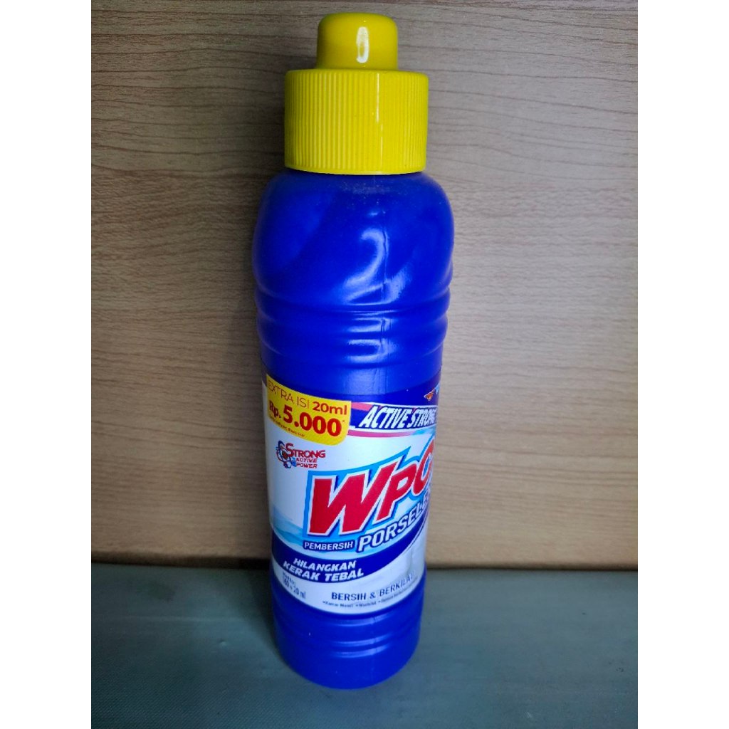 WPC PEMBERSIH TOILET DAN CLOSET