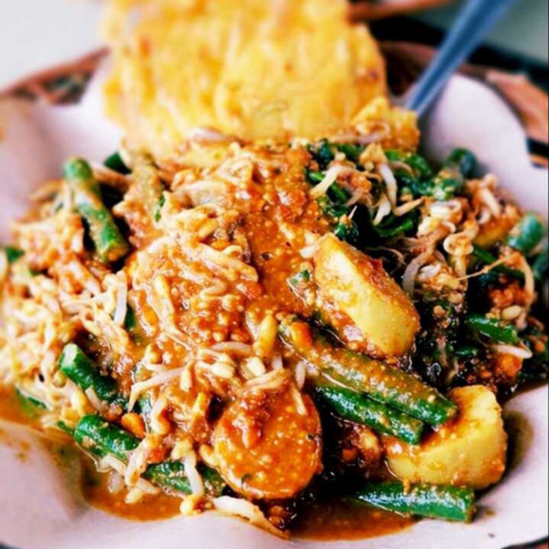 

pecel lontong sayur+esteh