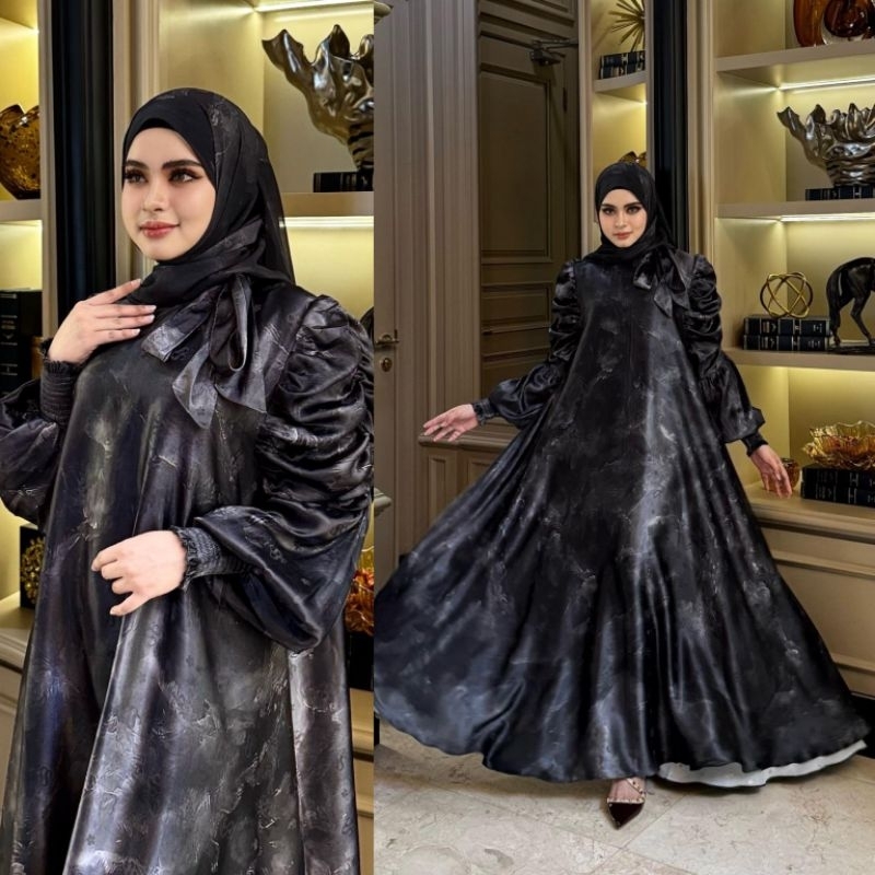 Gamis Set Hijab Monogram Abstrak Shellasaukia