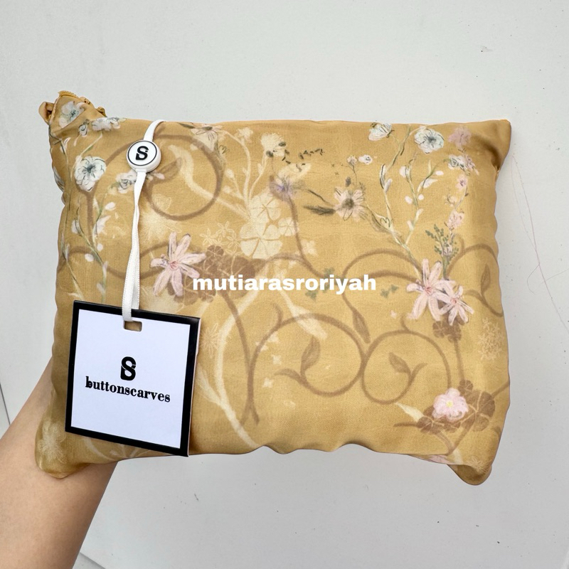 READY STOCK Buttonscarves Prayer Robe Set Mukena Silk Premium Satin Sale Sofya Ginger Mustard Kuning