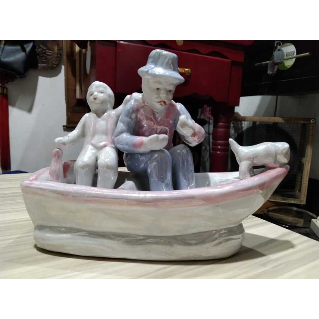 Patung Eropa Perahu Keramik Kuno Jadul Antik