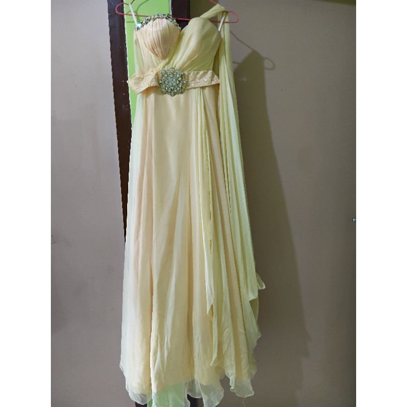 preloved gaun pesta mewah
