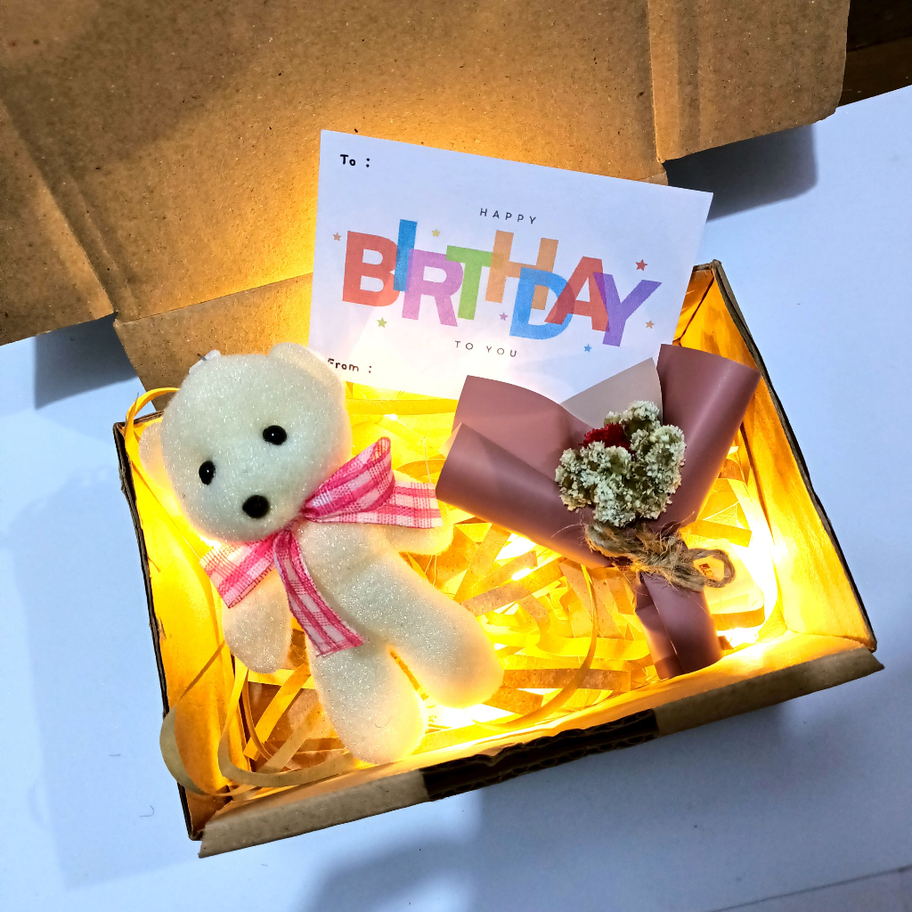 

HAMPERS BONEKA BUNGA BOX MINI HADIAH ULANG TAHUN KADO WISUDA ANNIVERSARY
