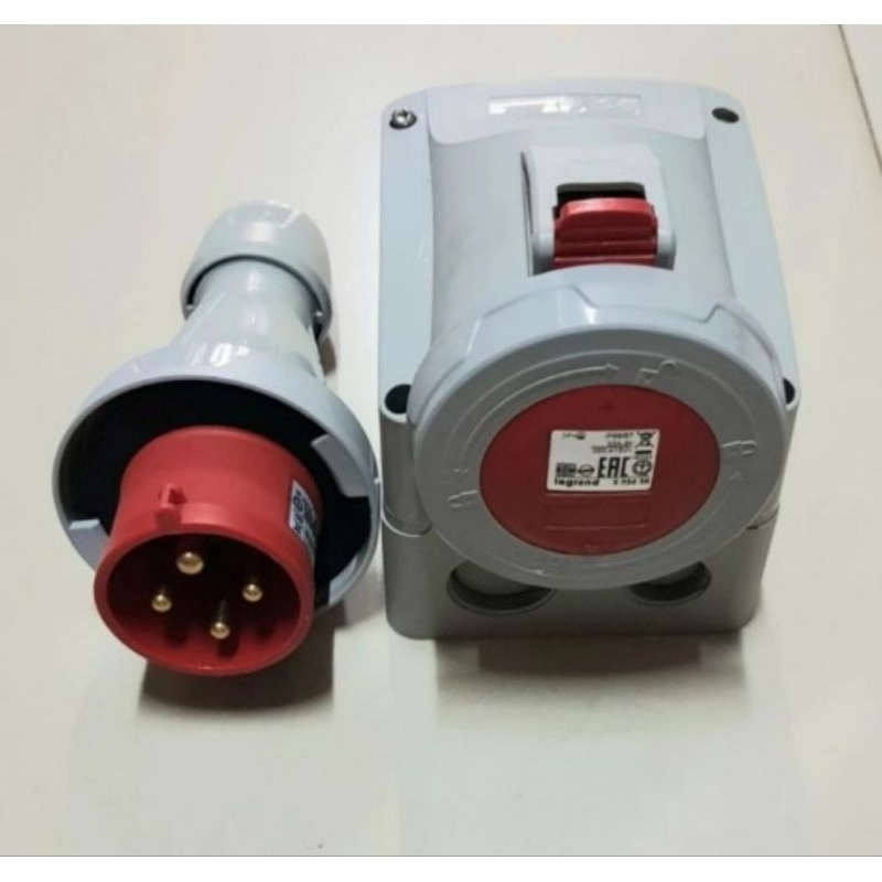 Legrand surface mounting 32a 3p+E ip67 Legrand 555458+555438