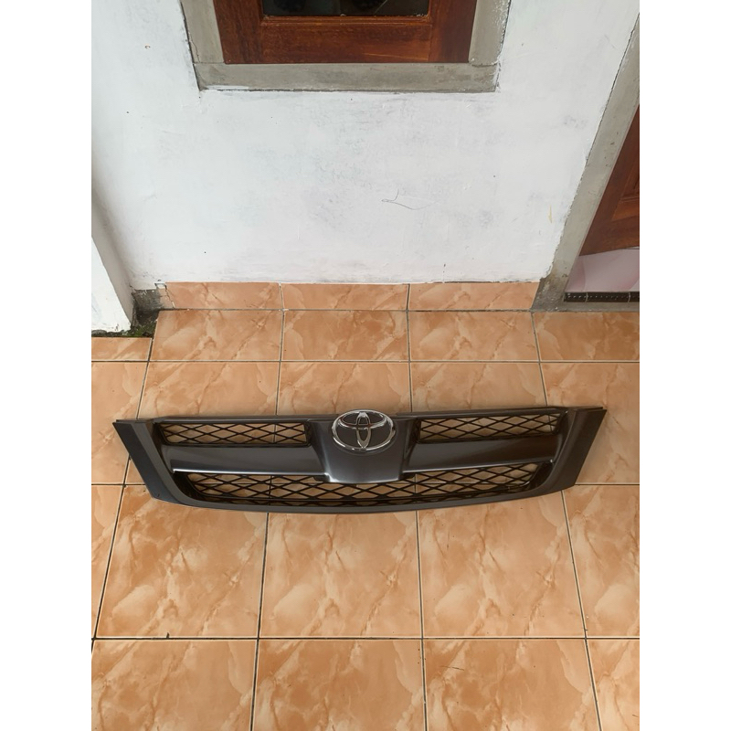 GRILL TOYOTA KIJANG INNOVA 2007-2009 ORIGINAL