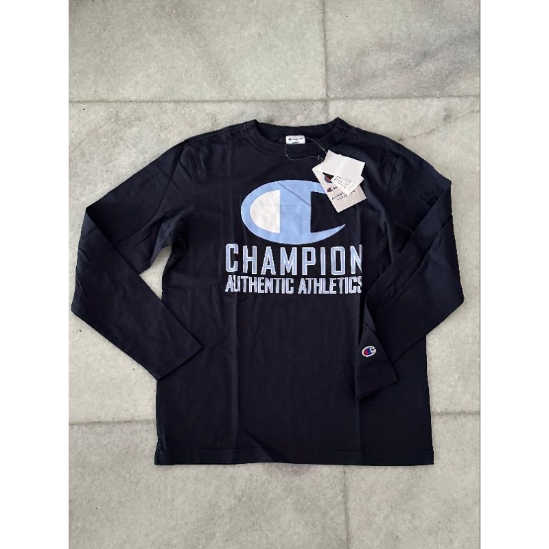 Kaos lengan panjang merk CHAMPION. Original. Size S. Biru navy. Baru dan Lengkap Tag.