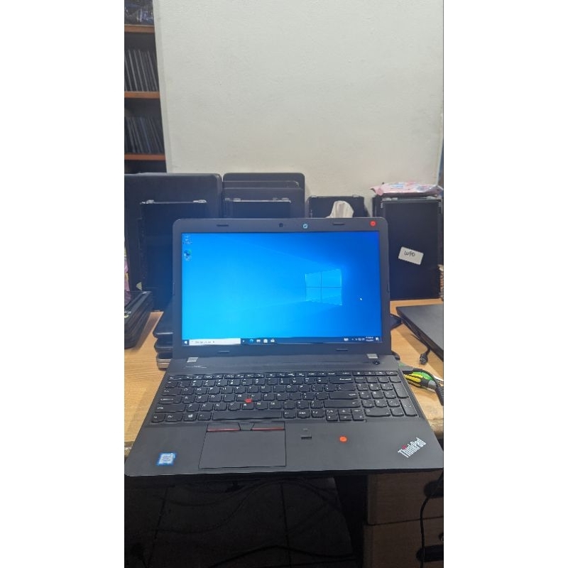Laptop... Lenovo Thinkpad E560 Core i5-6200U Ram 8gb Sdd