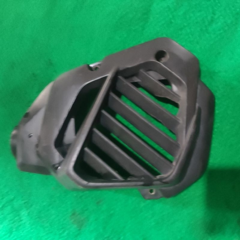 jual tutup radiator cover tutup radiator original Honda Vario 125 old
