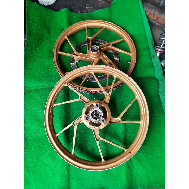 velg  depan belakang shogun 125 / shogun sp 125 / satria f 150 original