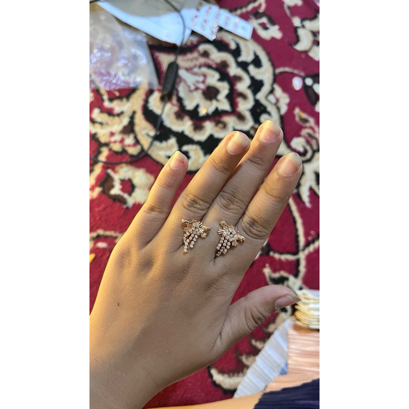 Anting Berlian Motif Pita