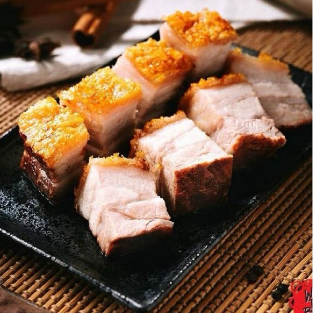 

Pork Crispy Siobak Frozen / Babi Panggang Siobak Asin no.1 / Babi Panggang kriuk Home Made By.GC