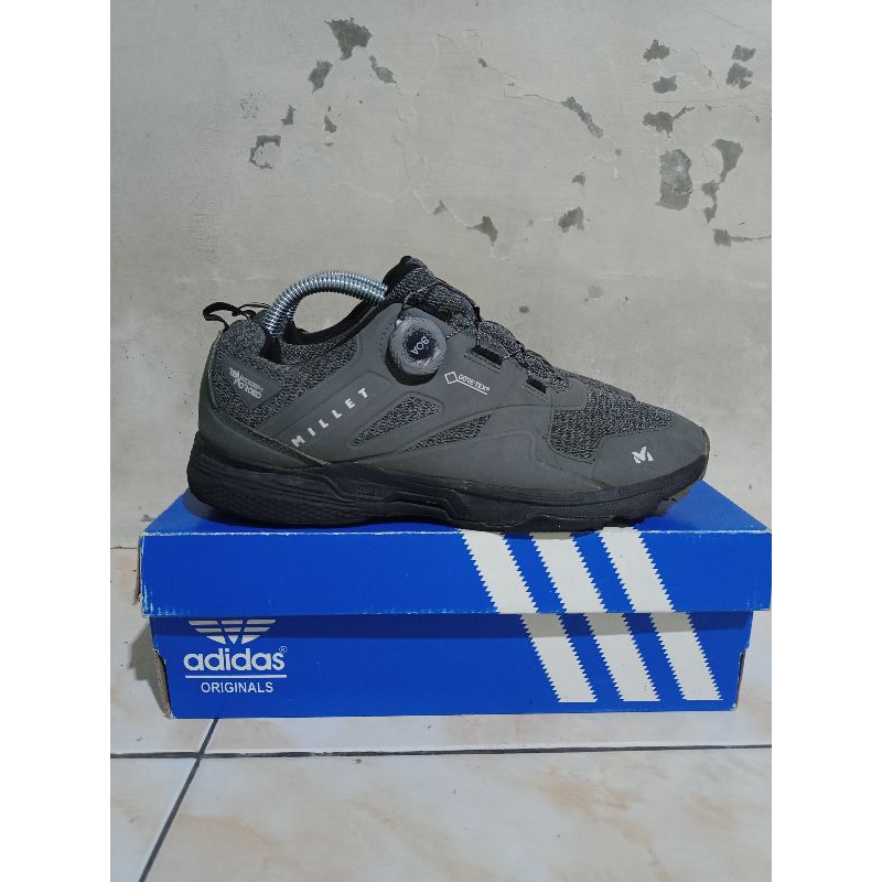 Sepatu outdoor millet goretex boa system