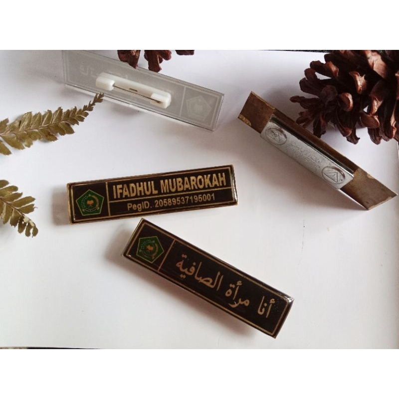 

Name tag/Nama dada/pin