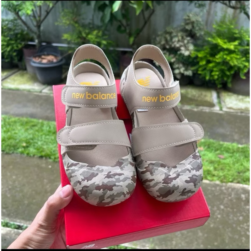TERMURAH sepatu sandal New Balance Original sports station (sale 70%)
