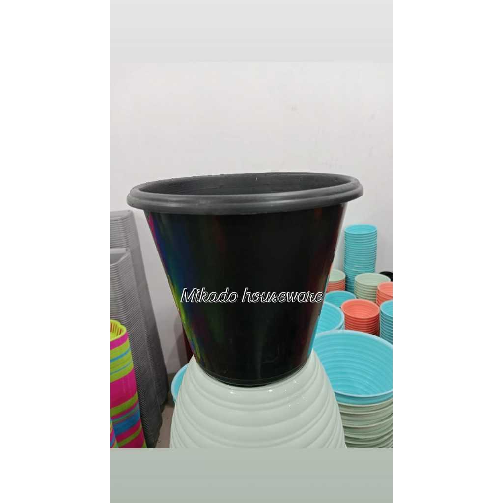 POT TINGGI POLOS 20 HITAM / POT BUNGA HITAM POLOS
