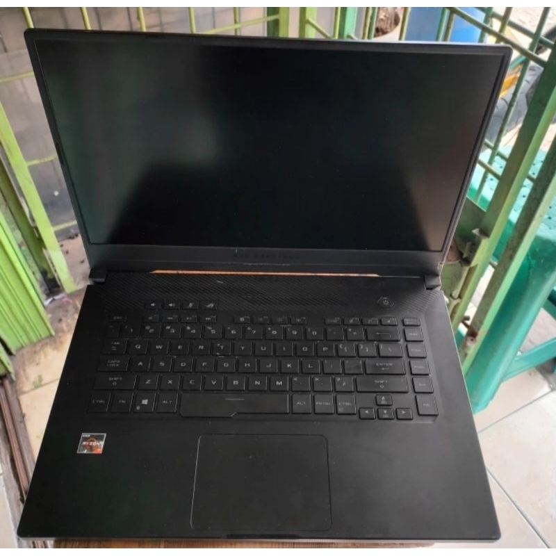 laptop matot Asus rog zephyrus M15 gu502du