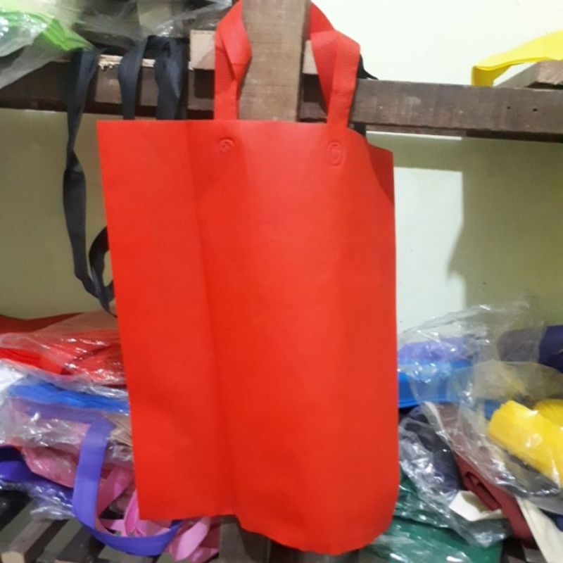 

goodiebag tali merah 38x45x8 cm 75 gsm