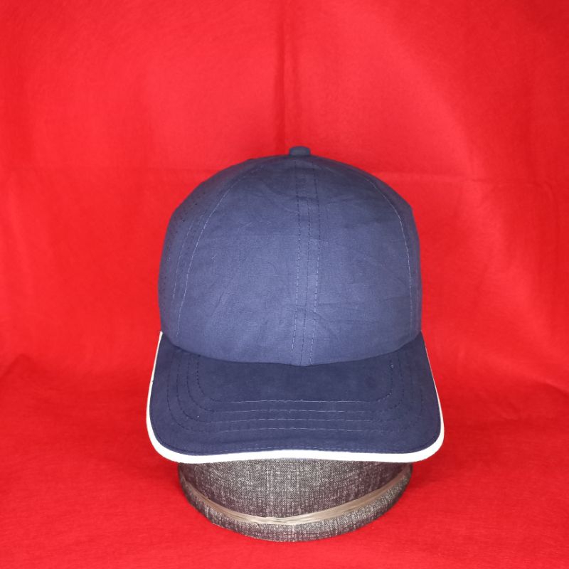 Topi Second Outdoor Running Fahrenheit Preloved