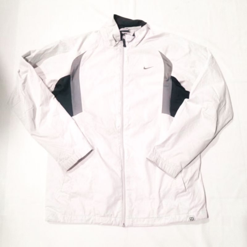 Jaket gunung NIKE bekas