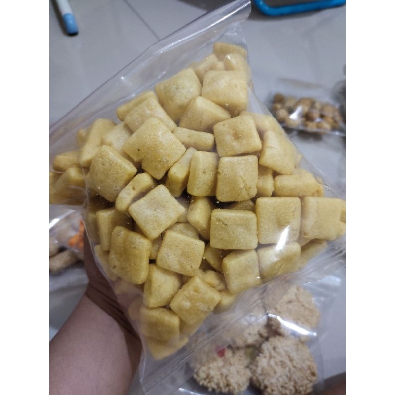 

kerupuk tahu / kerupuk petak