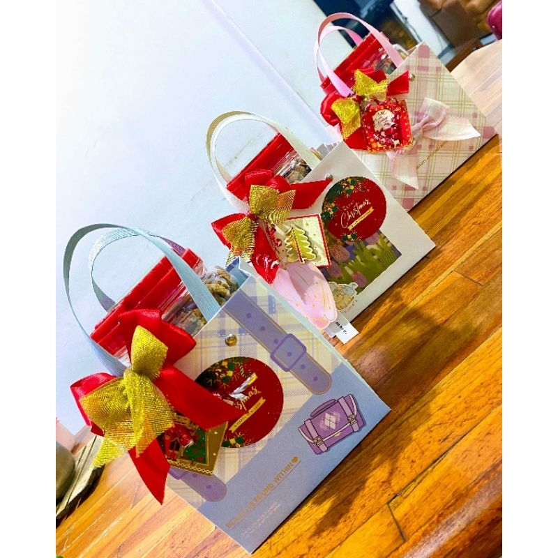 

[ Pre-Order ] Christmas Hampers | Healthy Cookies & Chocolate | Premium Gift Box