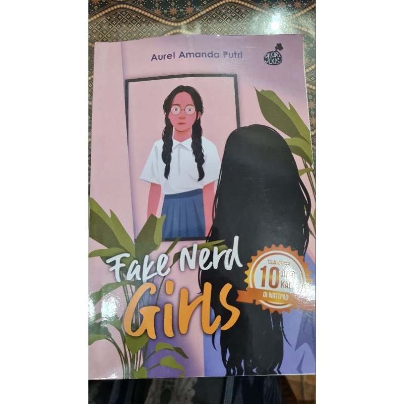 novel FAKE NERD GIRLS original