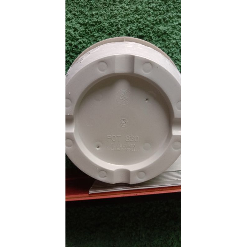 Pot Bunga Plastik GM 830