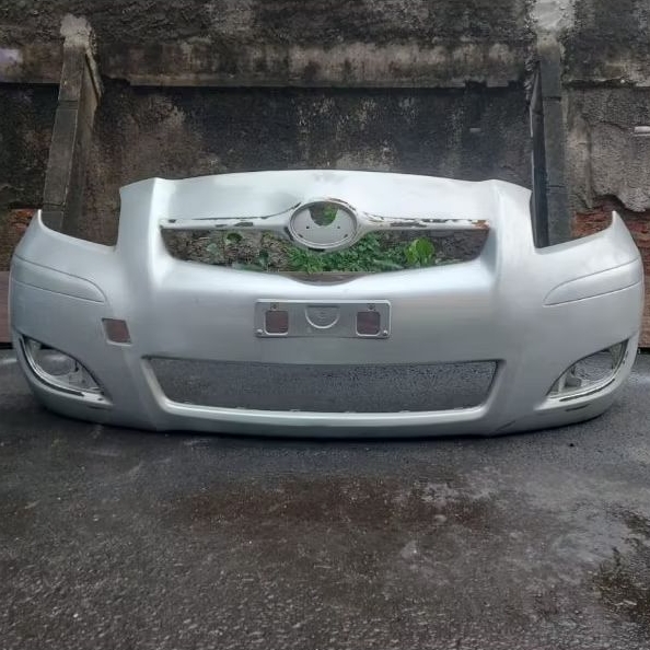 Bemper Depan Toyota Yaris 2010 Original