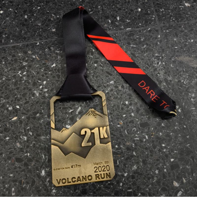 Medali Finisher Event Running Volcano Run 21K Half Marathon Run 2020