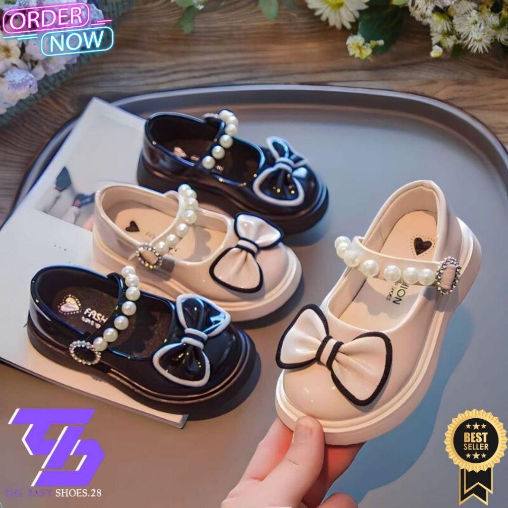The Baby shoes.28 Sepatu Anak Perempuan Hitam Putih dengan Pita Mutiara Sepatu Anak Perempuan Model 
