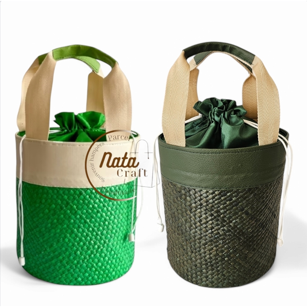 

Nata craft-Tas parcel Anyaman Pandan Model Tabung Tas Hampers Souvenir