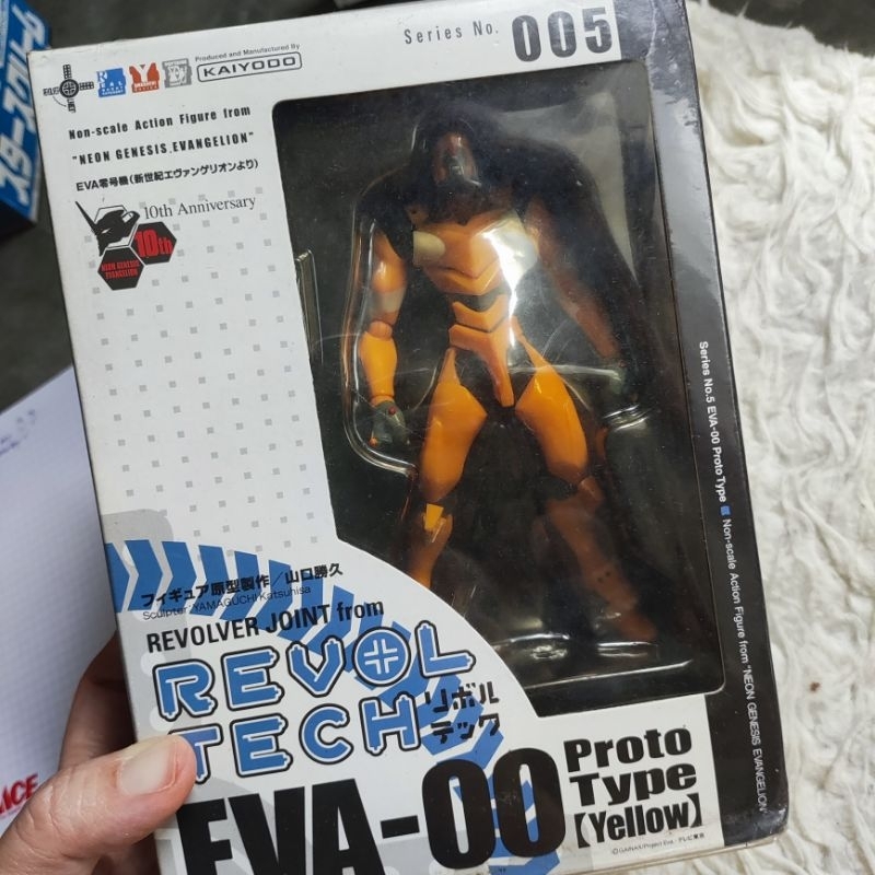 revoltech eva-00 Evangelion 005 mint condition kaiyodo yamaguchi  transformers Starscream