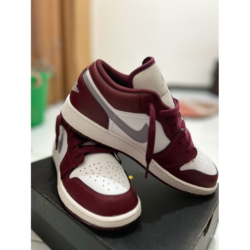 Preloved Jordan 1 Low Bordeaux Gs