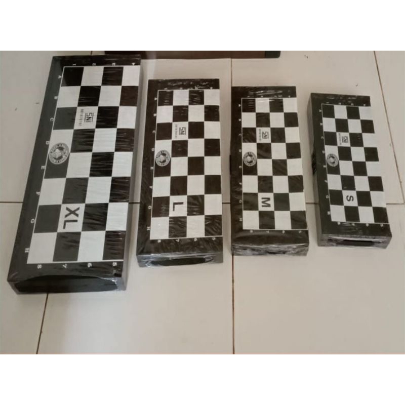papan catur mister popo/papan catur plastik/bidak catur
