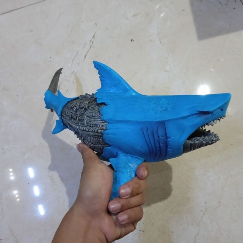 Mcfarlane fren z frenz Action figure raw10 raw 10 shark