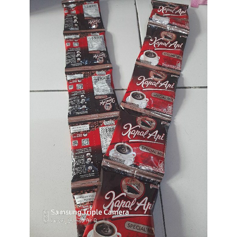 Kopi hitam , kopi kapal api 1 renceng