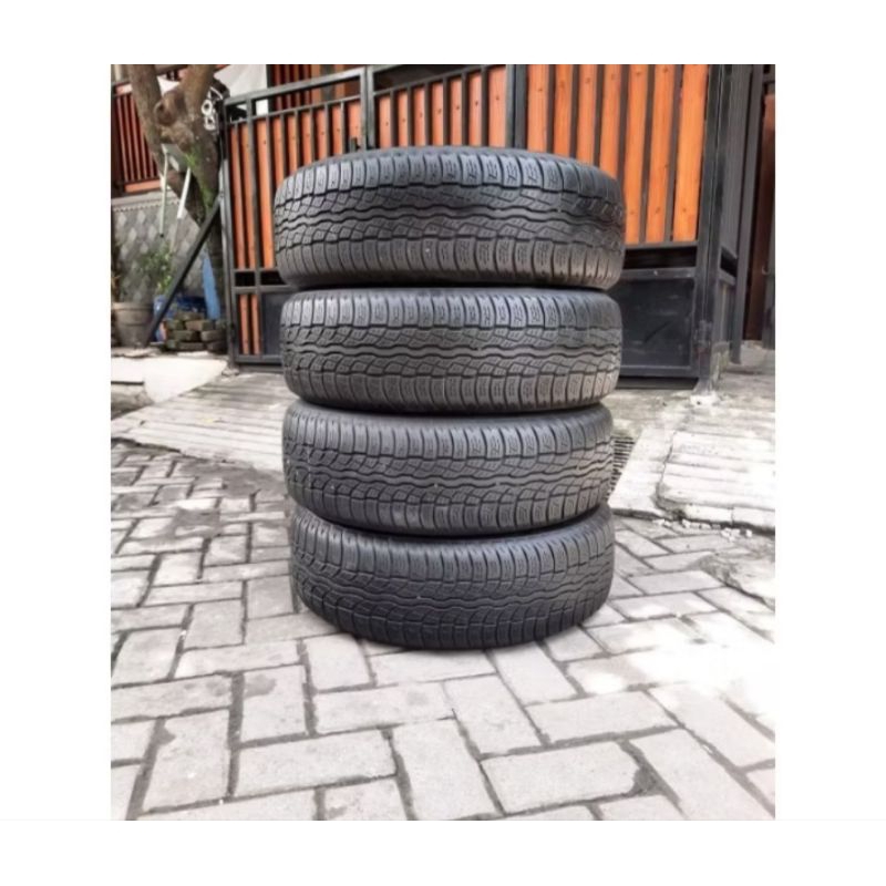 Ban Mobil Copotan Ring 17 Ukuran 215/60 R17 Merek Bridgestone Second Tubles