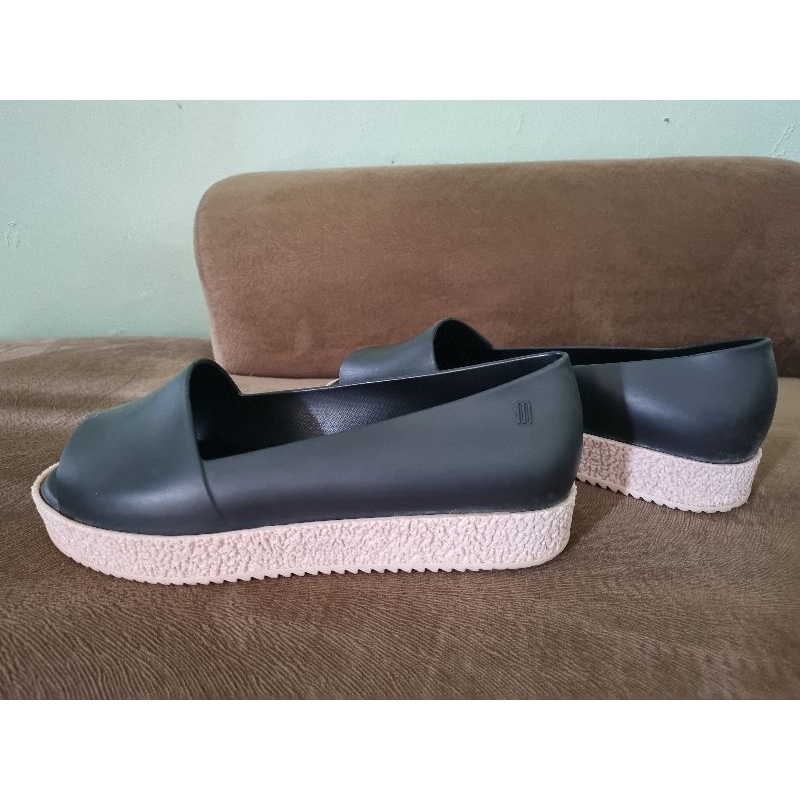 Preloved Melissa Puzzle Ad Black