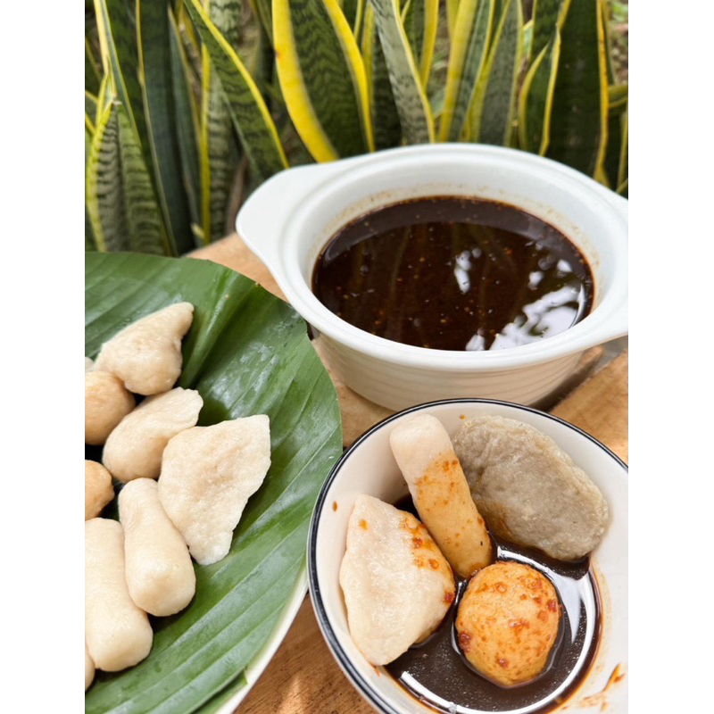 

pempek ikan khas Palembang mix isi 10