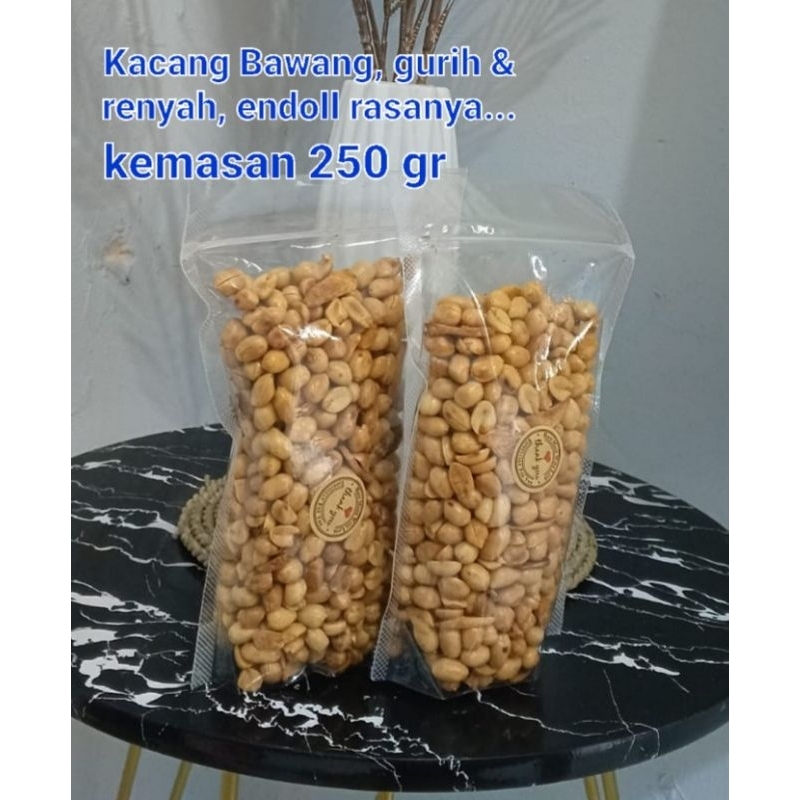 

Kacang Goreng Bawang Mama Wiji 250 gr