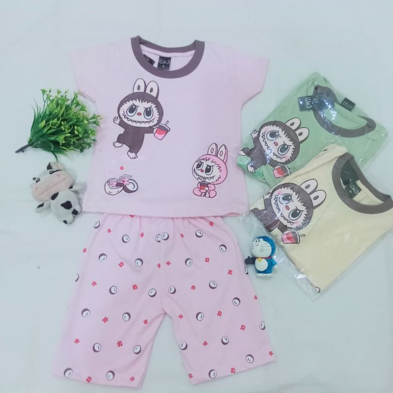 setelan anak pendek perempuan merk We3 motif labubu