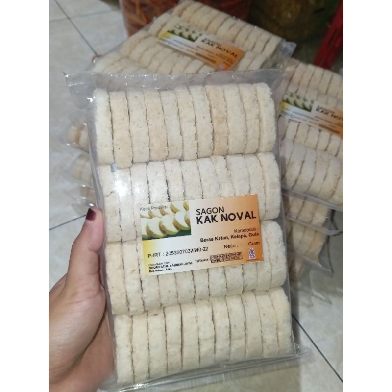 

Kue Sagon Kelapa