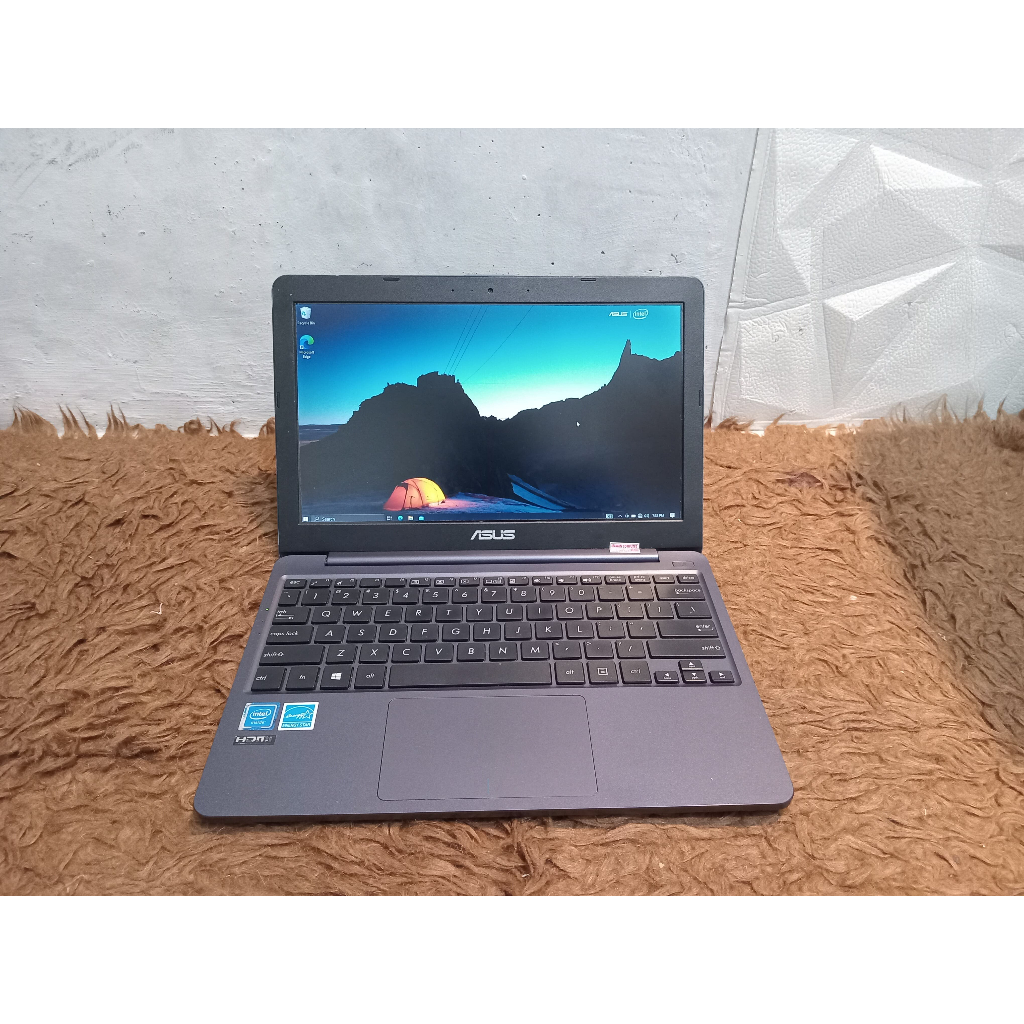 Notebook Asus E203M ram 2gb 32gb emmc intel celeron n4000 MURAH