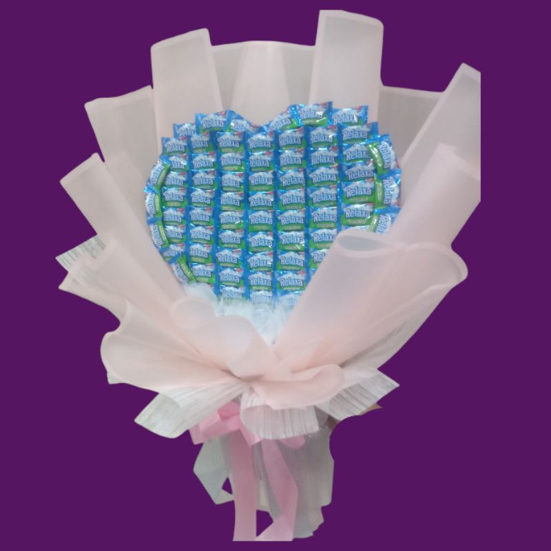 

buket permen bentuk love