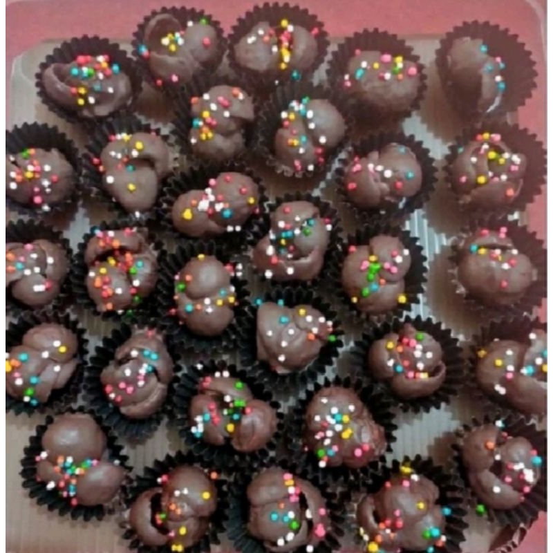 

Kue coklat lebaran emping dan Coco crunch 250 gr