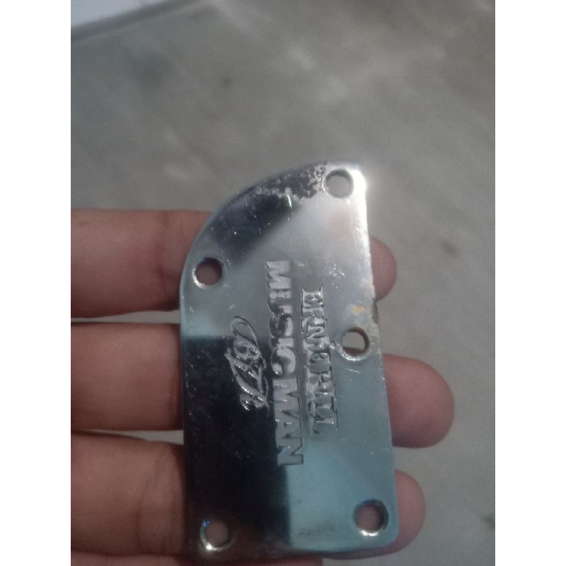 musicman neck plate gitar