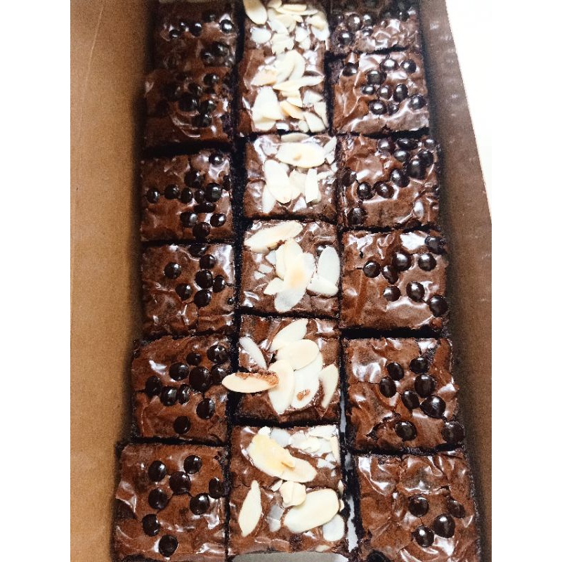 

Fudgy brownie uk 24x12