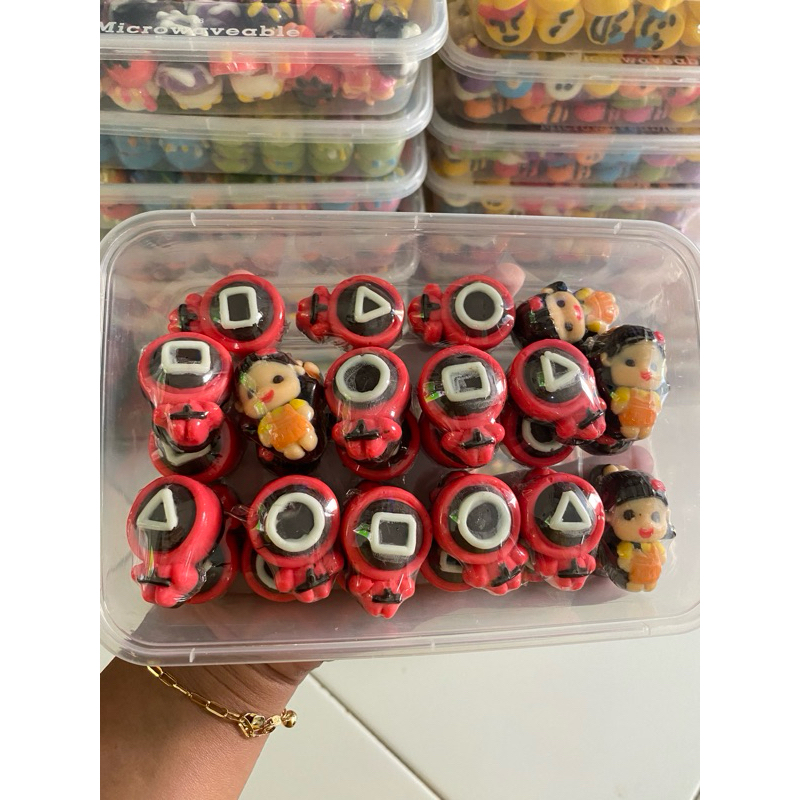 

coklat squid game, coklat karakter squid game