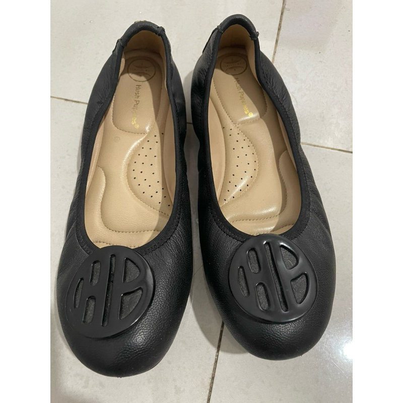 Preloved Sepatu Flat Hush Puppies Samantha Black