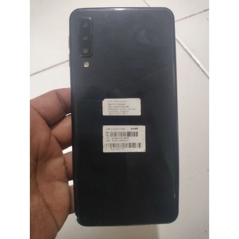 Samsung A7 2018 minus